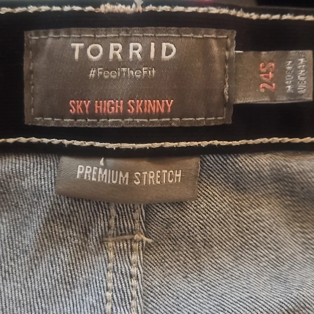 Torrid Sky High Skinny jeans - Picture 4 of 6